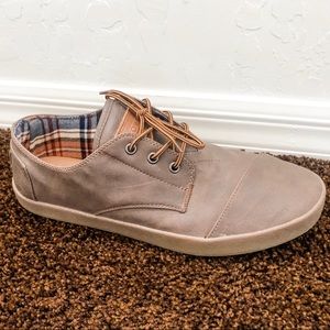 Men’s TOM shoes